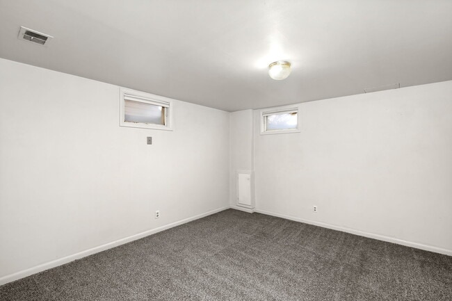 Building Photo - 3516 7th Ave S