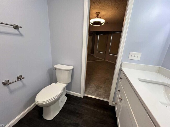 Building Photo - 4930 Cypress Point Cir