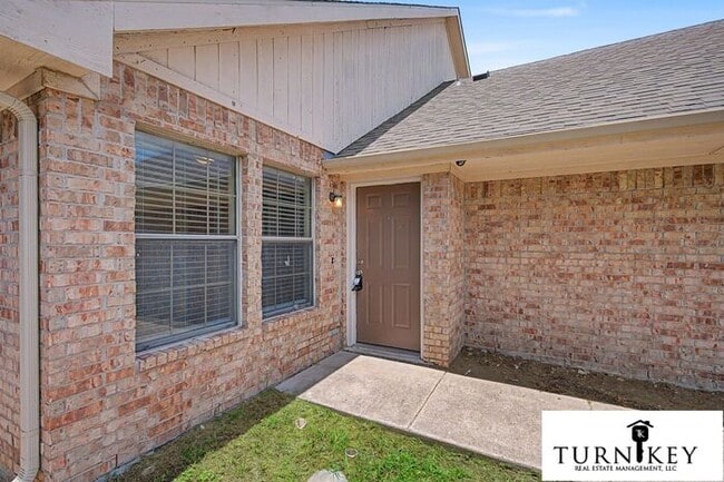 Building Photo - Available Now: The West Fort Worth Duplex You've Been Waiting For