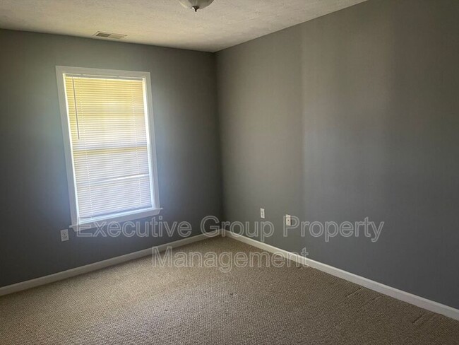 Building Photo - 115 Kenilworth Ct