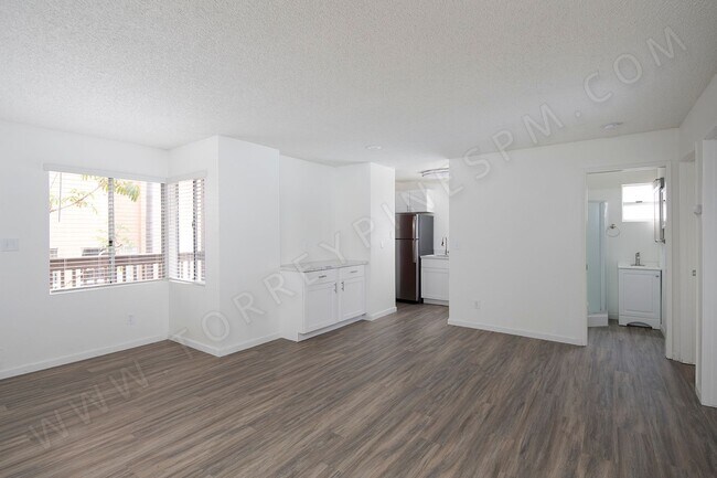 Primary Photo - *OPEN HOUSE: 8/30 2:30-3:30PM* Gorgeous 2B...