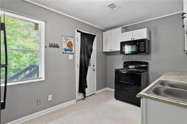 Building Photo - 668 Grosso Ave