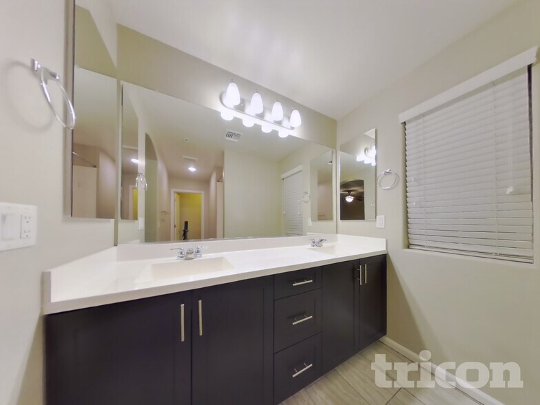 Building Photo - 12590 W Mazatzal Dr