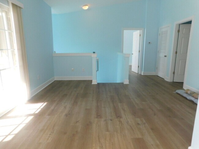 Building Photo - 2 Bedroom Located in Summerfield Community