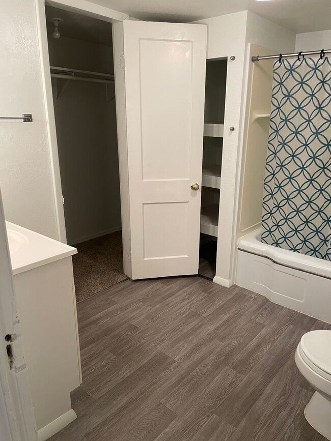 Building Photo - Quaint home in downtown Gillette