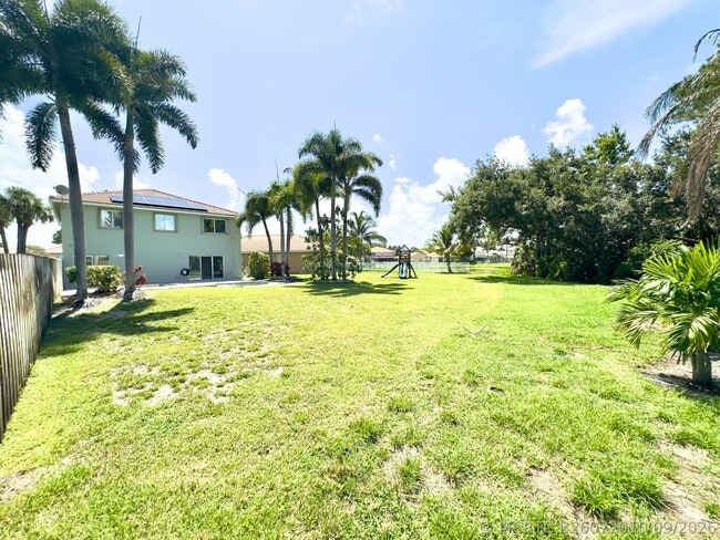 Building Photo - 1118 Fosters Mill Dr