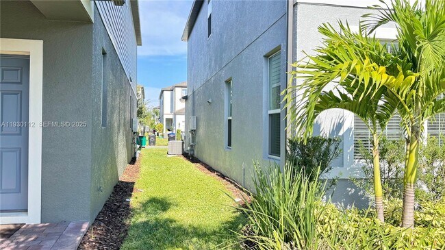 Building Photo - 12748 Brodlove Ln