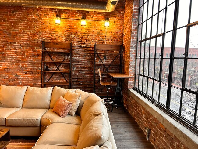 Place to work and relax - 570 S Front St