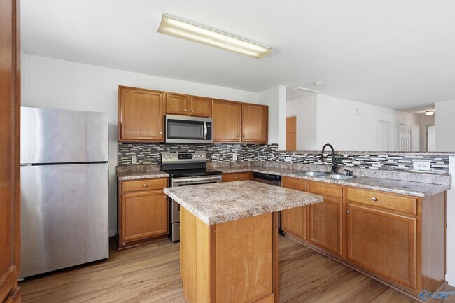 Building Photo - 15328 Mill Valley Dr