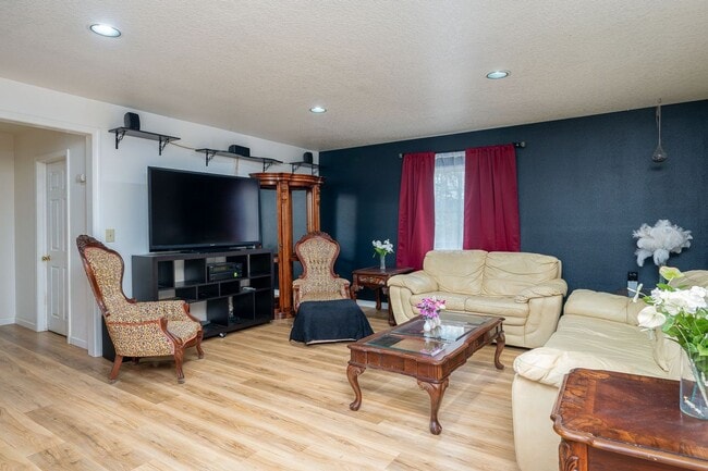Building Photo - 2837 SE 90th Pl