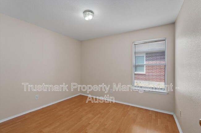 Building Photo - 17300 Ardisia Dr