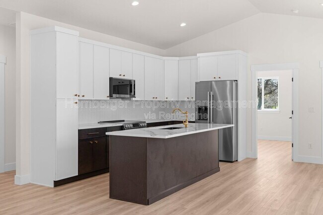 Building Photo - 222 N Sargent Rd