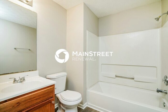 Building Photo - 3 Bedroom Pet-Friendly Home in Jonesboro, GA with Main Street Renewal
