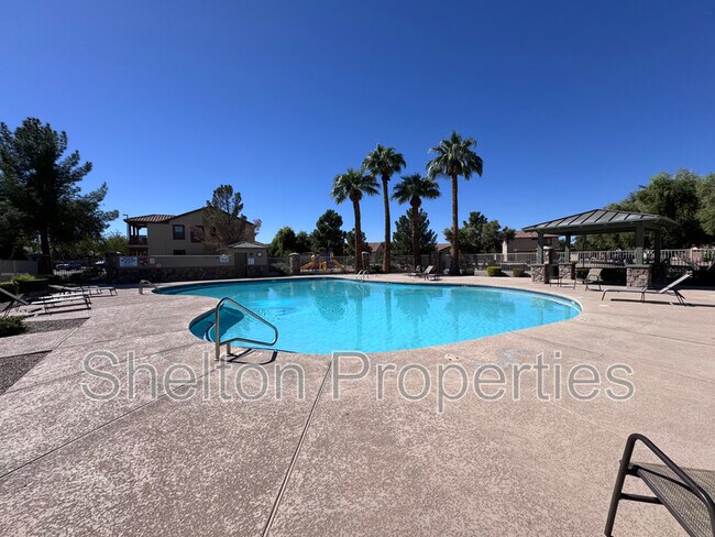 Building Photo - 2047 S Starling Dr
