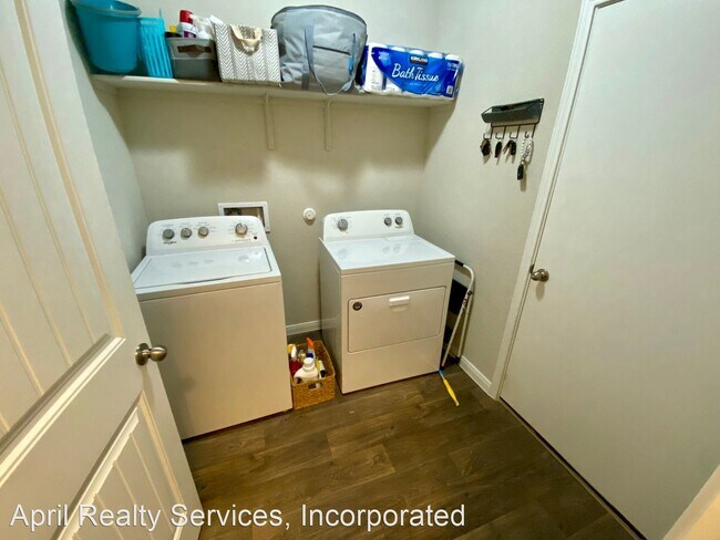 Building Photo - 3 br, 2 bath House - 130 Lullaby Ln