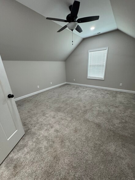 Building Photo - 1407 Village Loop