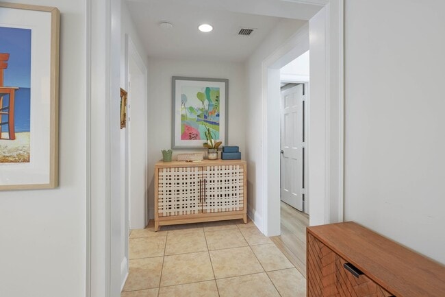 Building Photo - Georgian-Style Townhome Located At Bishops Court at The Oaks Preserve!