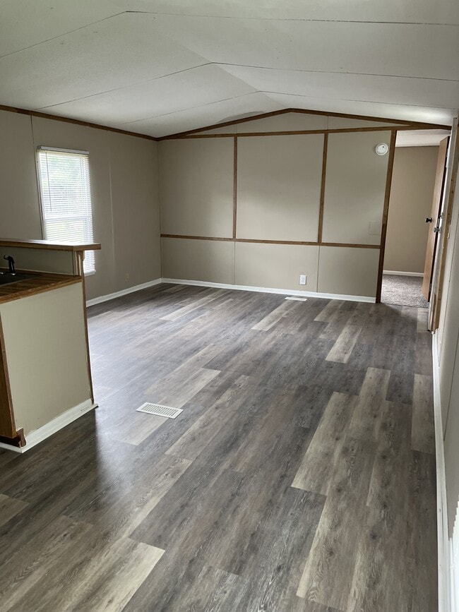 Building Photo - 26 Yoakum Cir