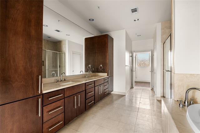 Building Photo - 4111 Newton Ave