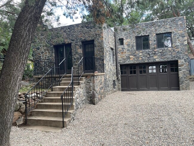 Building Photo - 408 Aspen St