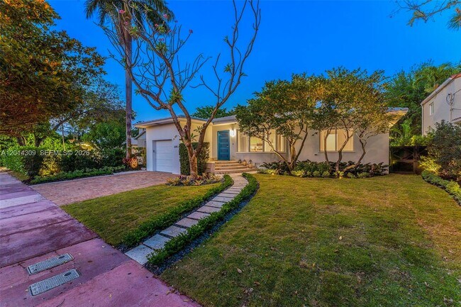 Building Photo - 6145 La Gorce Dr