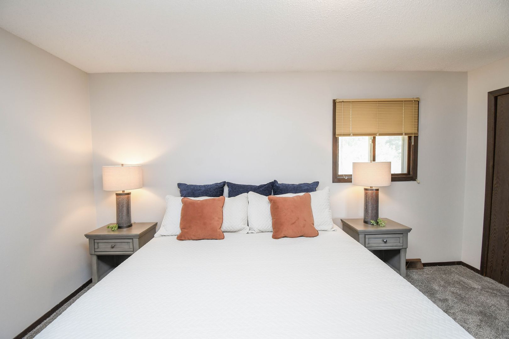 Building Photo - 4504 S Cliff Ave