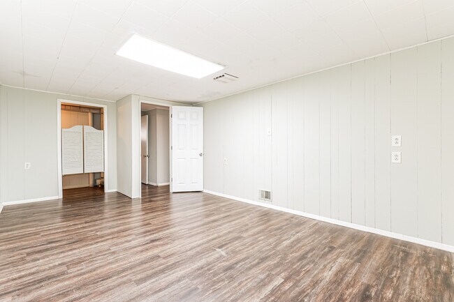 Building Photo - 1107 Hickory St