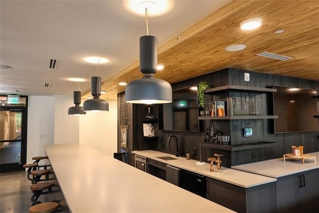 Building Photo - 1330 Fairmont Ave NW