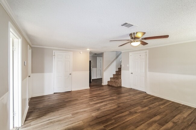 Building Photo - 1107 Jackson Ln