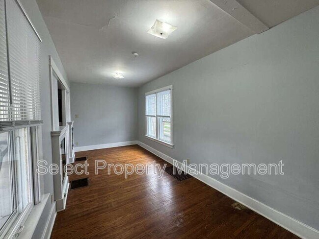 Building Photo - 738 3rd St