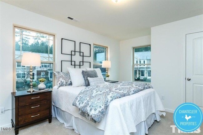 Building Photo - 11 Belhaven Dr