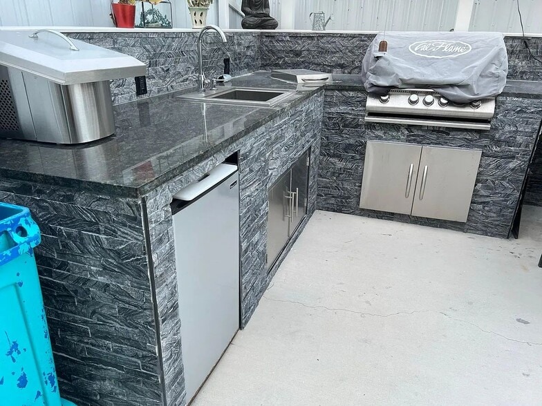 Building Photo - 1763 SE 8th Pl