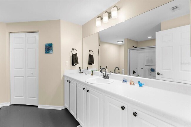 Building Photo - 5601 Bentgrass Dr