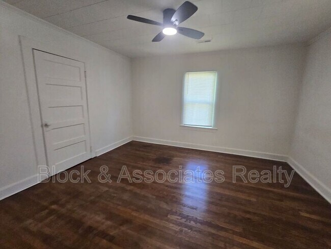 Building Photo - 326 Pickett Pl