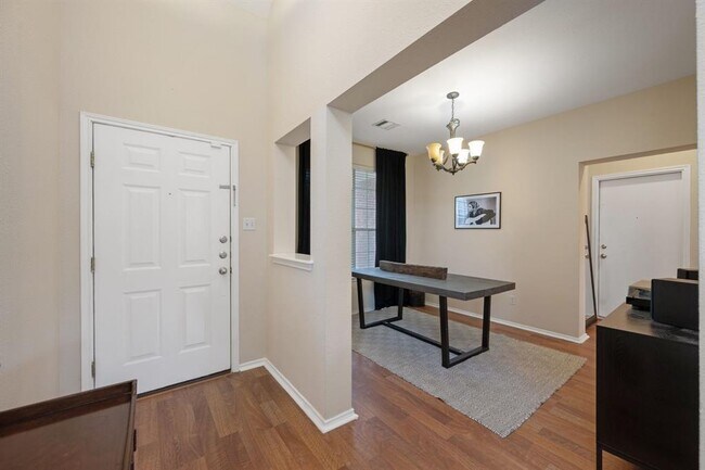 Building Photo - 14813 Mistletoe Heights Dr
