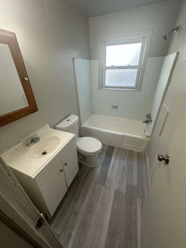 Building Photo - a charming Detroit rental home - section 8 and other HCV programs available