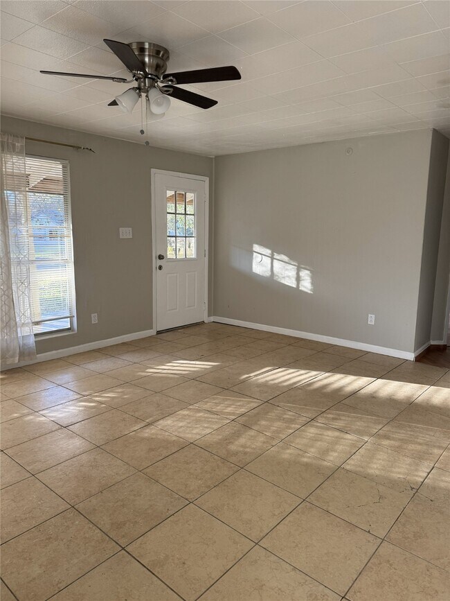 Building Photo - 705 Smokey River Bend