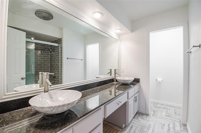 Building Photo - 3820 Flintridge Dr