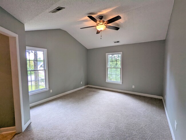 Building Photo - 4320 Willow Lake Rd