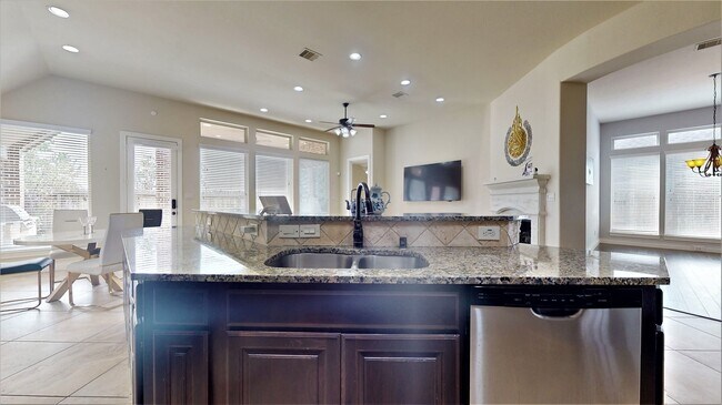 Building Photo - 29127 Crested Butte Dr