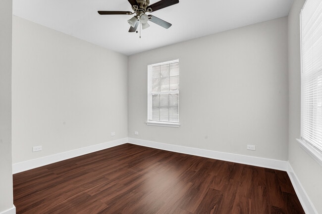 Building Photo - 133 White Branch Ct S