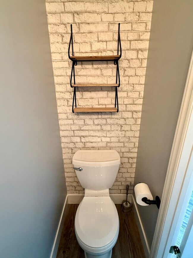 Building Photo - Beautiful 2 Bedroom, 2.5 Bath Townhome in St. Andrews at Stoney Creek – Golf Course Community, Wh...