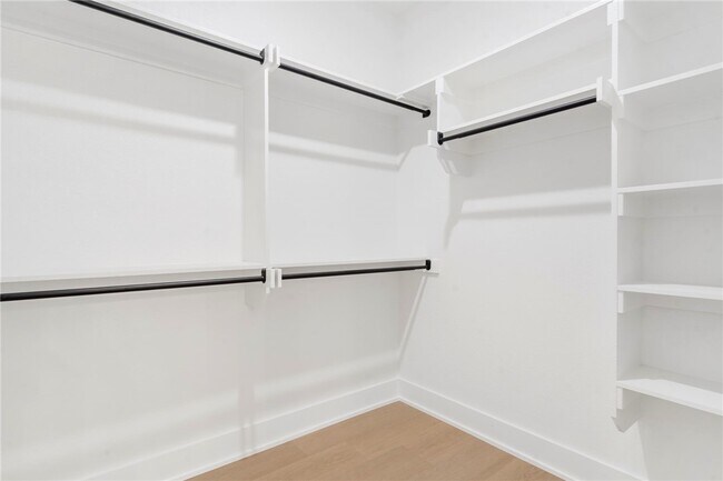 Building Photo - 6902 SW Basswood Ave