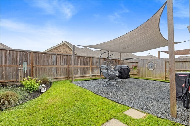 Building Photo - 641 Royal Arch Dr