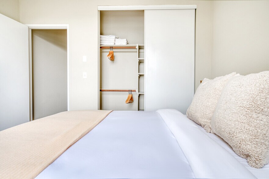 Building Photo - 508 Railway Ave