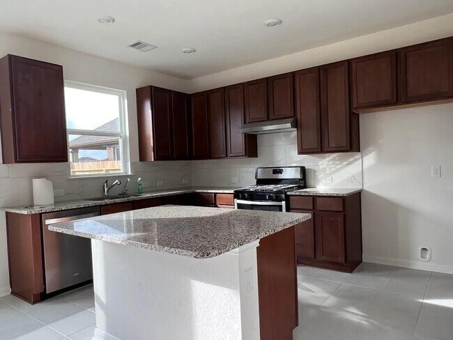 Building Photo - 7118 Escondido Dr
