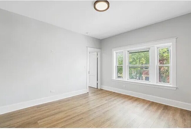 Building Photo - 2501 S Lawndale Ave