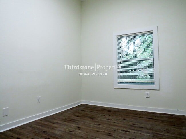 Building Photo - 2071 Southampton Rd