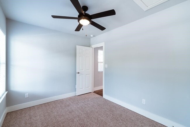 Building Photo - 1919 Lombardy St