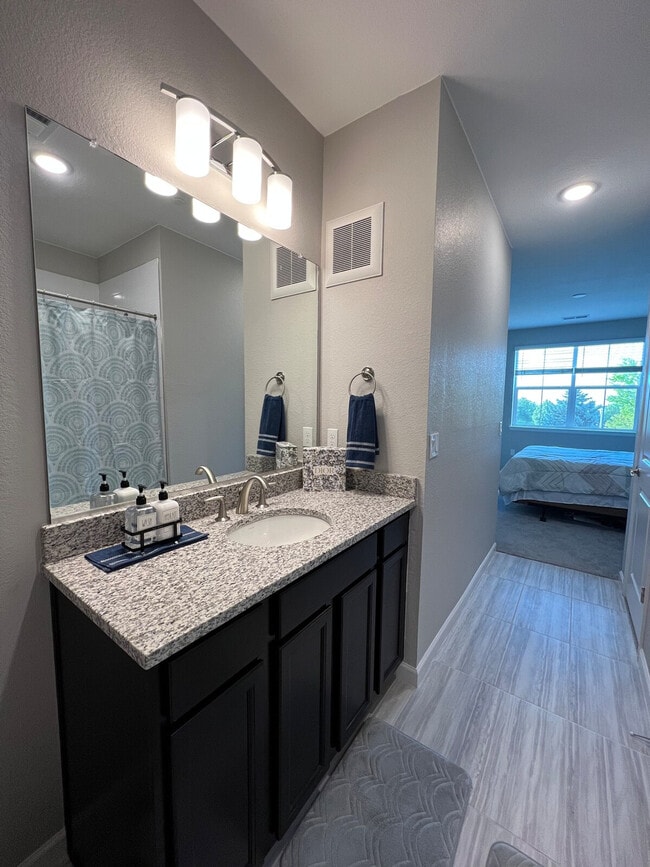 Building Photo - 1801 S Dunkirk St